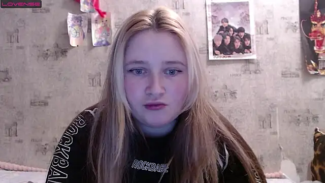 Light Luna online show from November 2025 12:53:02 PM