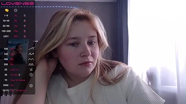 Light Luna online show from November 2025 07:56:02 AM