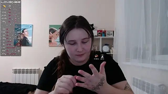 Snapshot of Light_Luna chatting on February 2025 12:17:02 PM Light Luna online show from February 2025 12:17:02 PM