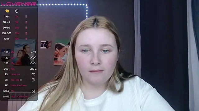 Light Luna online show from November 2025 01:15:02 PM