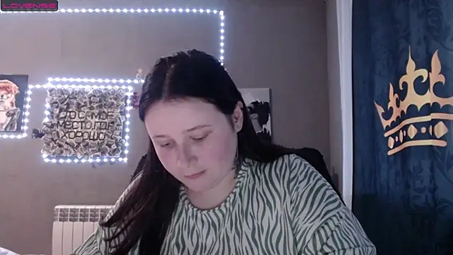 Light Luna online show from May 2026 01:47:02 PM