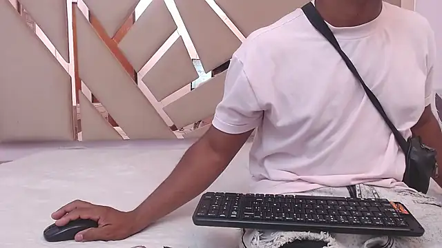 you and i9 online show from November 2025 07:28:02 PM