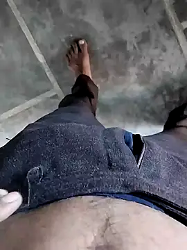 Snapshot of Monster_Bigdick chatting on December 2024 06:05:02 AM Monster Bigdick online show from December 2024 06:05:02 AM
