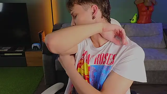 Snapshot of TeddyLiLboy chatting on November 2025 04:21:02 PM TeddyLiLboy online show from November 2025 04:21:02 PM