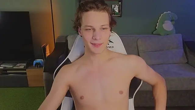 TeddyLiLboy online show from September 2025 05:57:02 PM