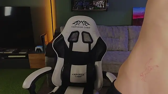 Snapshot of TeddyLiLboy chatting on December 2025 02:27:02 PM TeddyLiLboy online show from December 2025 02:27:02 PM