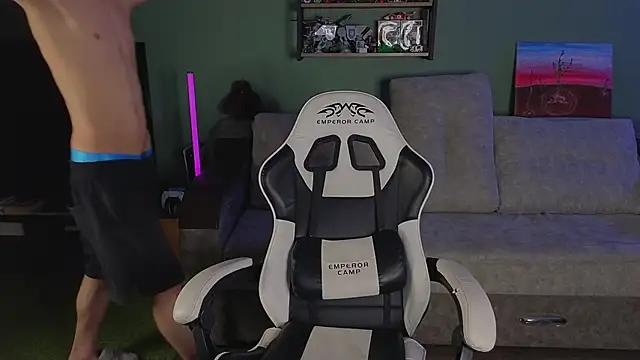 TeddyLiLboy online show from April 2026 07:59:02 PM