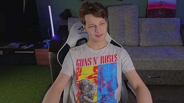 TeddyLiLboy online show from March 2026 06:20:02 PM