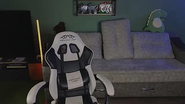 TeddyLiLboy online show from April 2026 09:11:02 PM