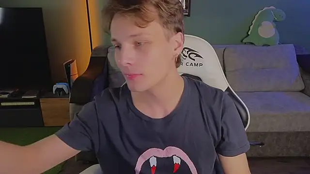 Snapshot of TeddyLiLboy chatting on November 2025 05:16:02 PM TeddyLiLboy online show from November 2025 05:16:02 PM