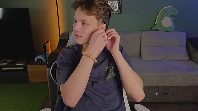 Snapshot of TeddyLiLboy chatting on November 2025 03:38:01 PM TeddyLiLboy online show from November 2025 03:38:01 PM