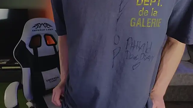 Snapshot of TeddyLiLboy chatting on November 2025 04:11:01 PM TeddyLiLboy online show from November 2025 04:11:01 PM