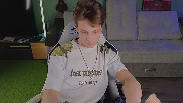 TeddyLiLboy online show from April 2026 07:20:02 PM