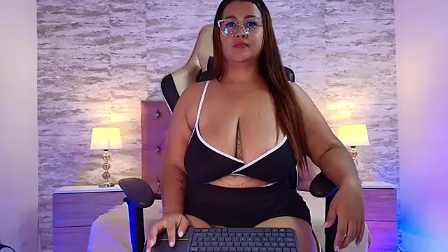 Snapshot of IsabellMendez_ chatting on February 2025 04:28:01 PM IsabellMendez online show from February 2025 04:28:01 PM