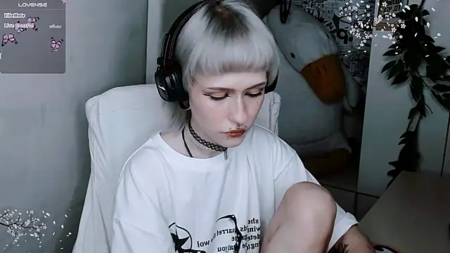 say mary online show from November 2025 04:54:01 PM