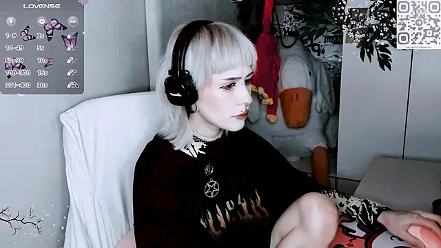 say mary online show from November 2025 01:38:01 PM