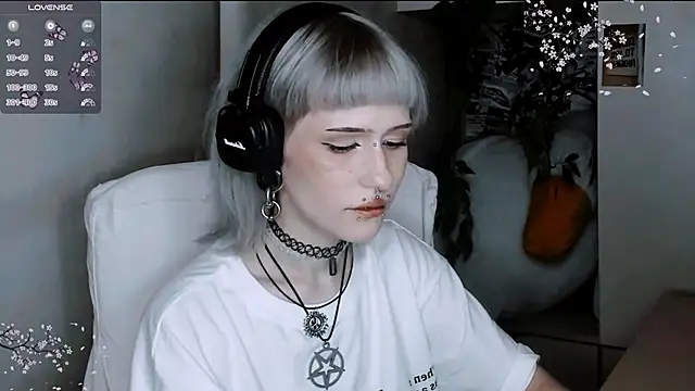 say mary online show from November 2025 05:39:02 PM