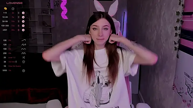 Snapshot of Polly__Hill chatting on November 2025 08:47:01 PM Polly Hill online show from November 2025 08:47:01 PM