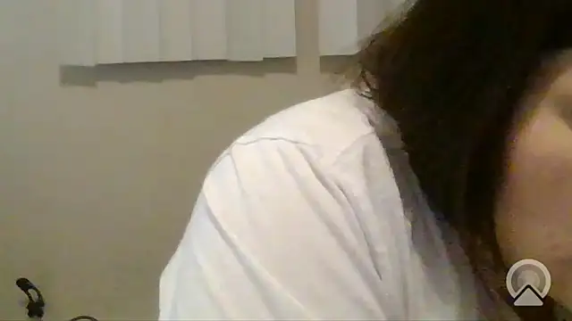 Snapshot of BeckiTooSweet chatting on October 2025 02:13:02 AM BeckiTooSweet online show from October 2025 02:13:02 AM