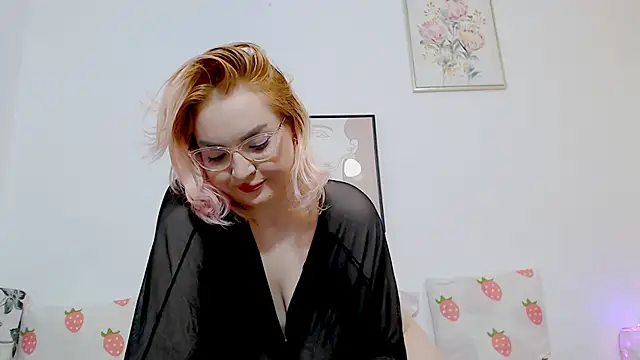 Snapshot of Catlady333 chatting on September 2025 06:45:01 AM Catlady333 online show from September 2025 06:45:01 AM