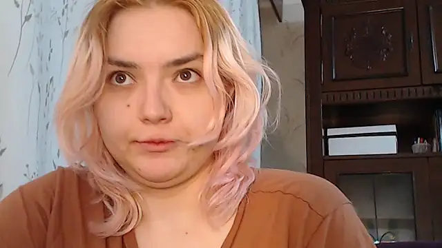 Snapshot of Catlady333 chatting on September 2025 09:58:01 PM Catlady333 online show from September 2025 09:58:01 PM