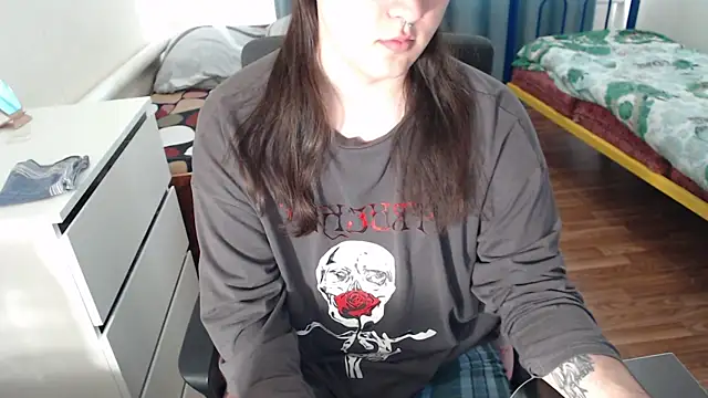EvaMiron online show from October 2025 09:54:01 AM