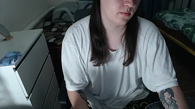 EvaMiron online show from October 2025 01:10:02 PM