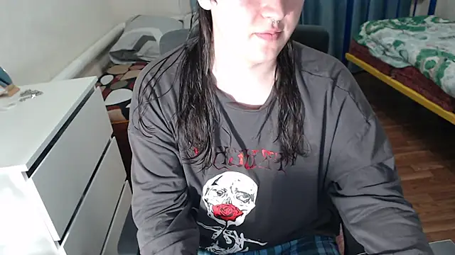 EvaMiron online show from November 2025 05:50:02 PM