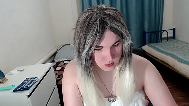 EvaMiron online show from March 2026 05:40:02 PM