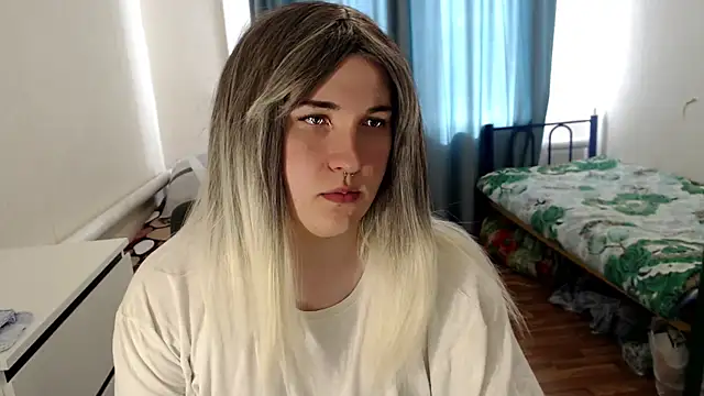 EvaMiron online show from April 2026 10:42:02 AM