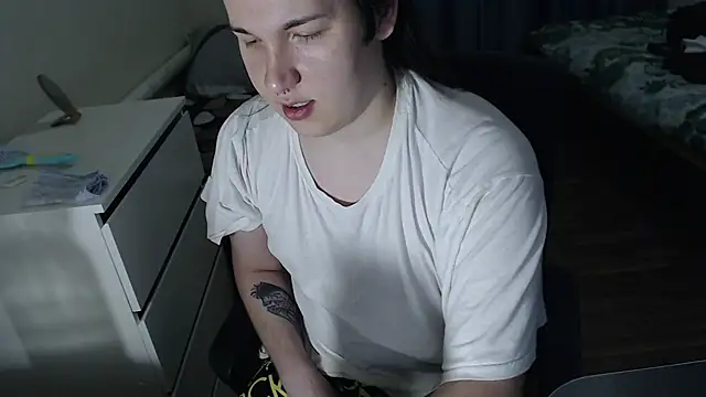 EvaMiron online show from December 2025 12:40:01 PM