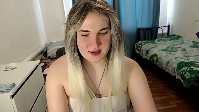 Snapshot of EvaMiron chatting on March 2026 09:16:01 AM EvaMiron online show from March 2026 09:16:01 AM