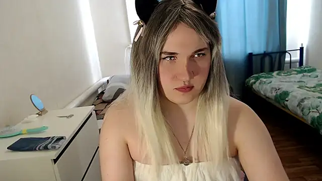 EvaMiron online show from March 2026 07:34:01 AM