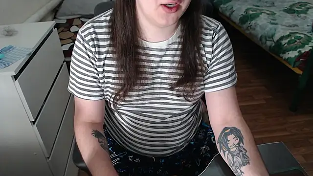 Snapshot of EvaMiron chatting on January 2026 08:07:01 PM EvaMiron online show from January 2026 08:07:01 PM