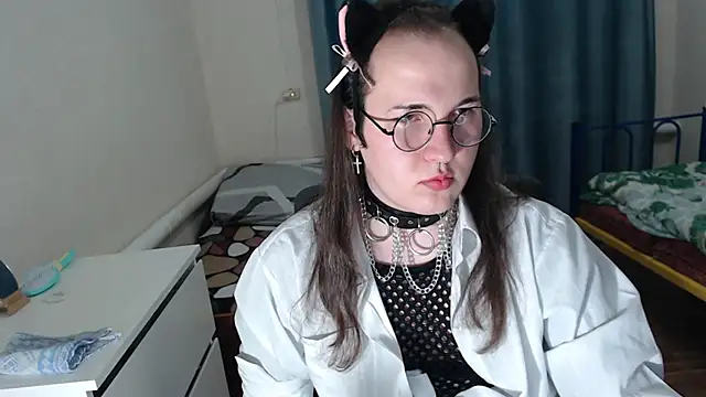 EvaMiron online show from October 2025 02:16:02 PM