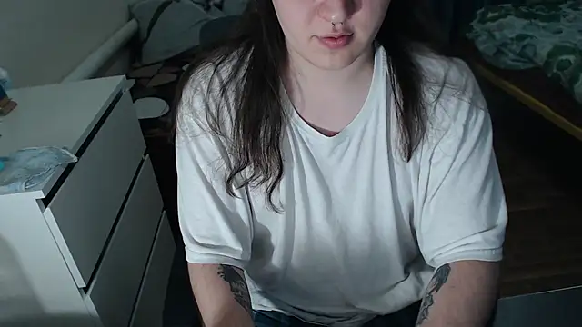 EvaMiron online show from November 2025 08:31:02 AM