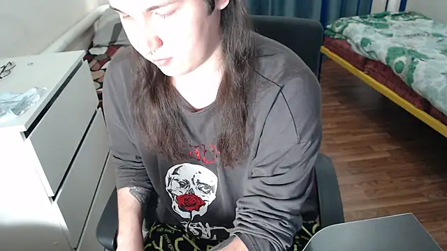 EvaMiron online show from October 2025 12:28:02 PM