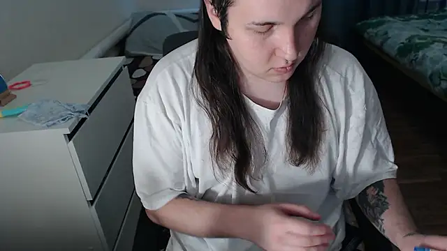 Snapshot of EvaMiron chatting on February 2026 12:36:02 PM EvaMiron online show from February 2026 12:36:02 PM