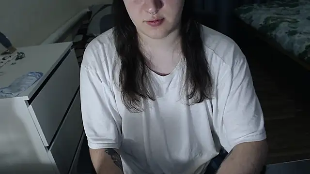 EvaMiron online show from November 2025 06:29:02 PM