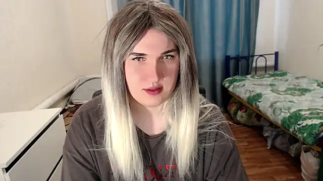 EvaMiron online show from April 2026 04:49:01 AM