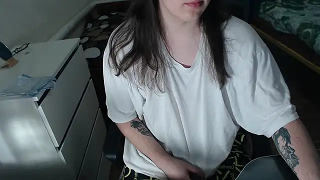 EvaMiron online show from October 2025 01:28:02 AM