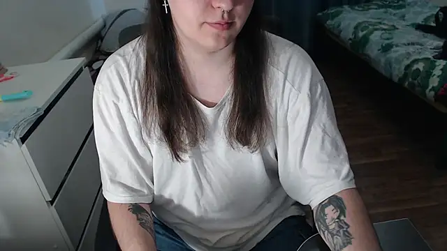 Snapshot of EvaMiron chatting on December 2025 08:14:02 AM EvaMiron online show from December 2025 08:14:02 AM