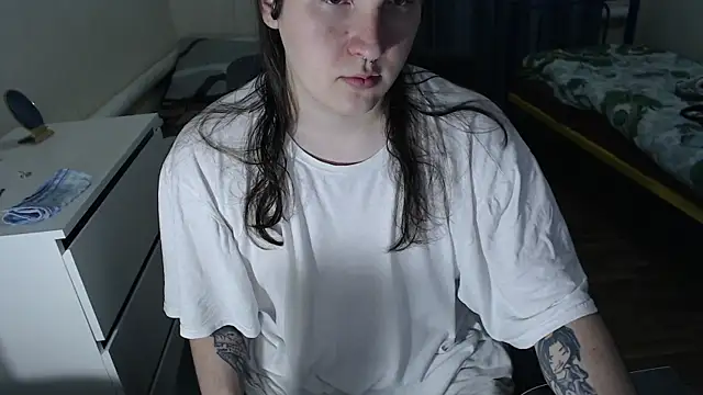 EvaMiron online show from October 2025 07:55:01 PM