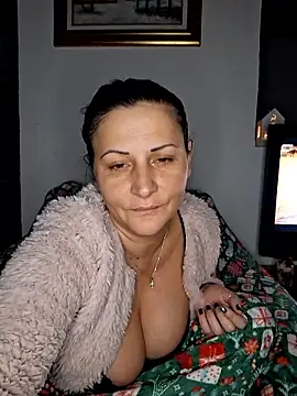 anaaamariaaaa online show from January 2026 06:48:02 PM