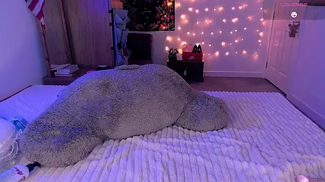 Snapshot of milk-toast chatting on December 2024 04:18:01 PM milk-toast online show from December 2024 04:18:01 PM