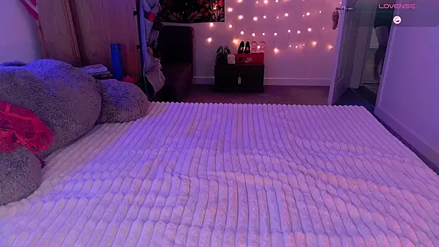 Snapshot of milk-toast chatting on December 2024 04:12:01 PM milk-toast online show from December 2024 04:12:01 PM