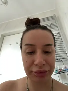 deliaroyal online show from March 2026 01:34:01 PM