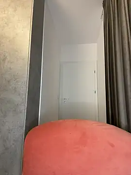 deliaroyal online show from March 2025 08:51:02 PM