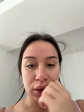 deliaroyal online show from September 2025 11:05:02 AM