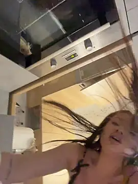 deliaroyal online show from November 2025 02:51:02 PM